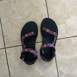 NWOT Teva Sandals